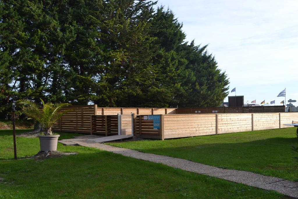 Domaine De L'Aumone Hotell Cherrueix Exteriör bild